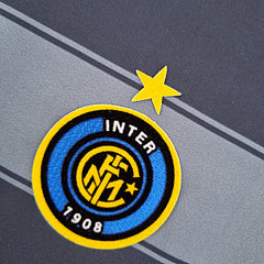 Retro International 04-05 Exterior