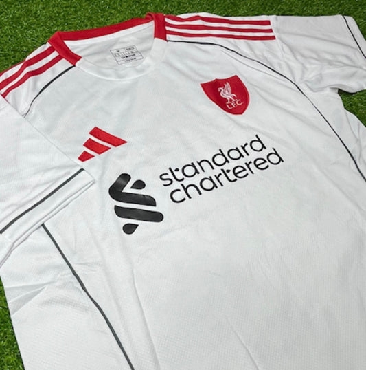 Liverpool 25-26 Extérieur